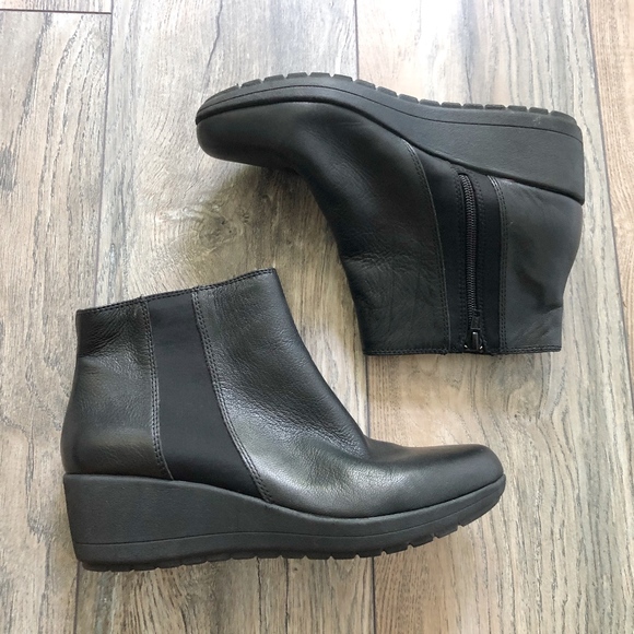 easy spirit ankle booties